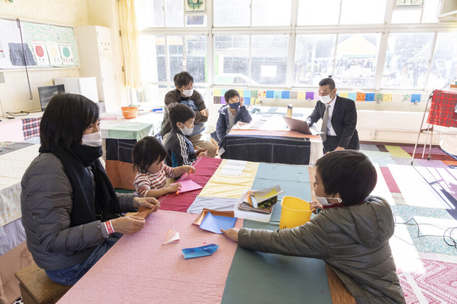 Yoshiaki Kaihatsu“ 10 knocks by 100 teachers”